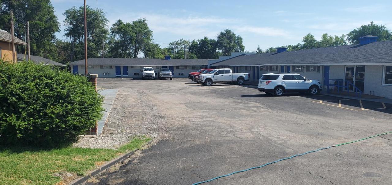 American Inn Motel Pratt 外观 照片