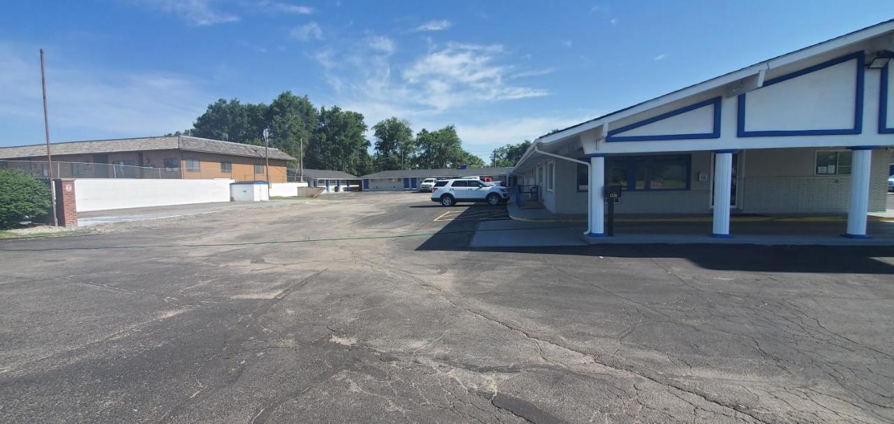 American Inn Motel Pratt 外观 照片
