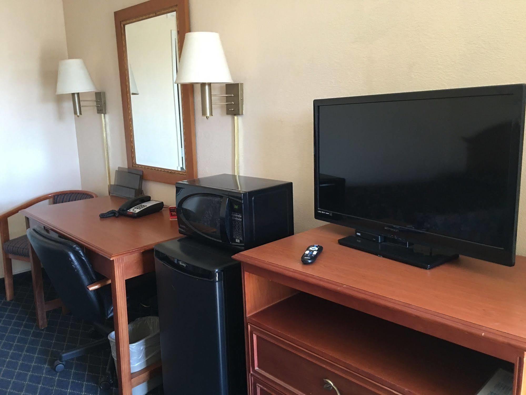 American Inn Motel Pratt 外观 照片